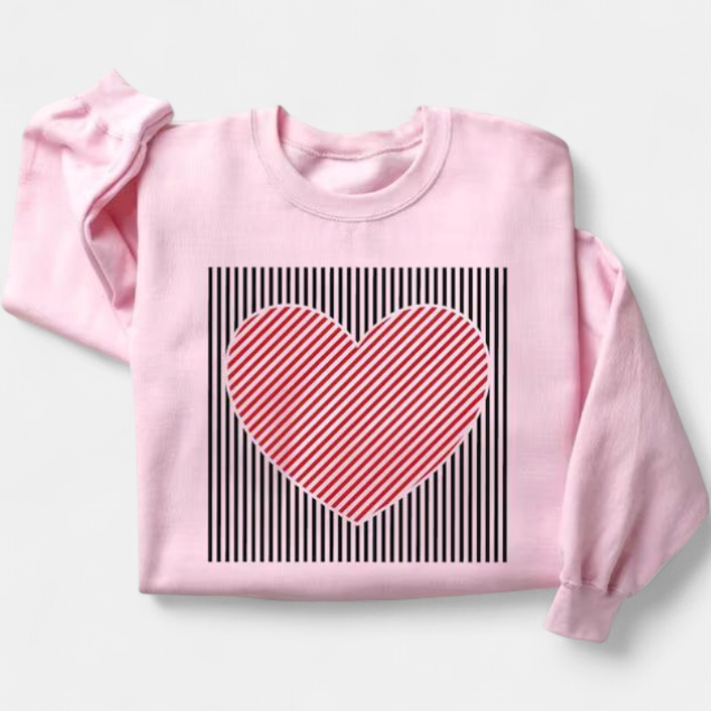 Women's Graphic Crewneck Sweatshirt, Heart Print Long Sleeve Ribbed