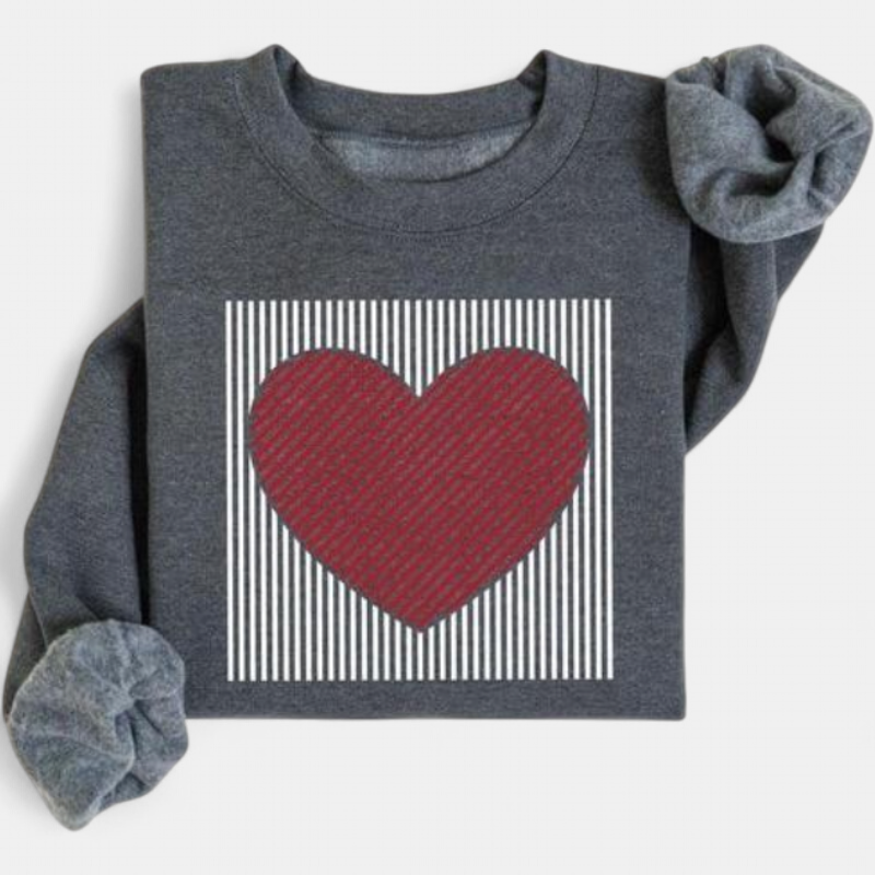 Women's Graphic Crewneck Sweatshirt, Heart Print Long Sleeve Ribbed